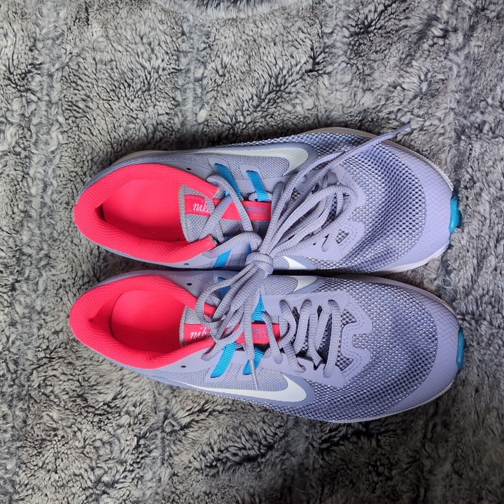 Nike Women's Gray and Pink Athletic Shoes - Picture 4 of 7